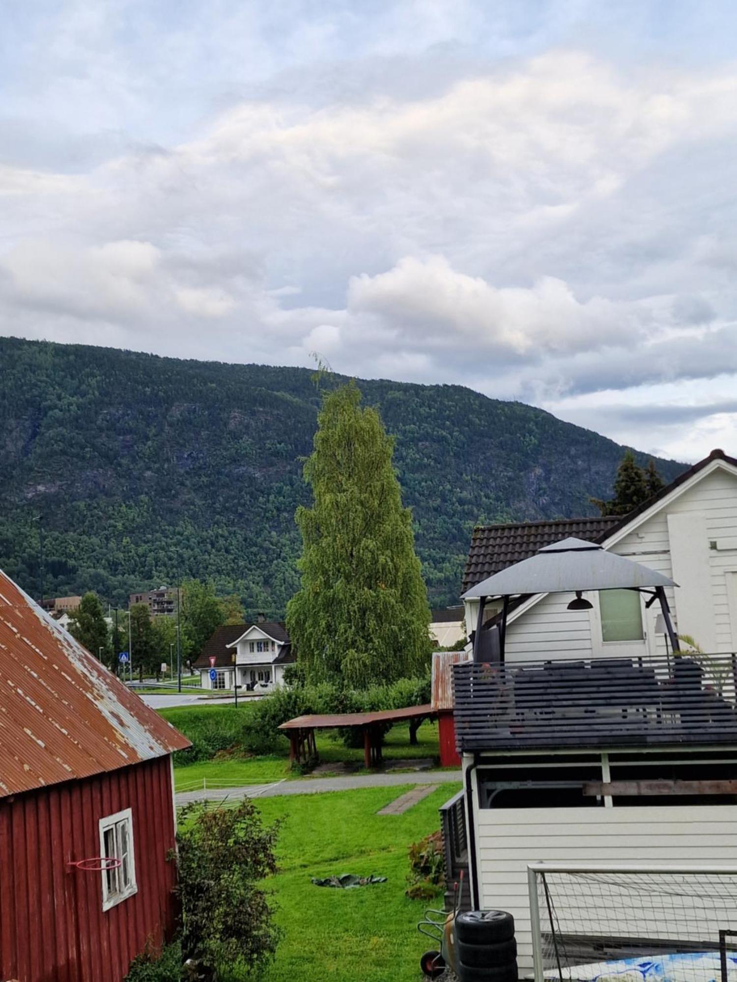 Apartament Rom I Bofellesskap Sogndal Zewnętrze zdjęcie